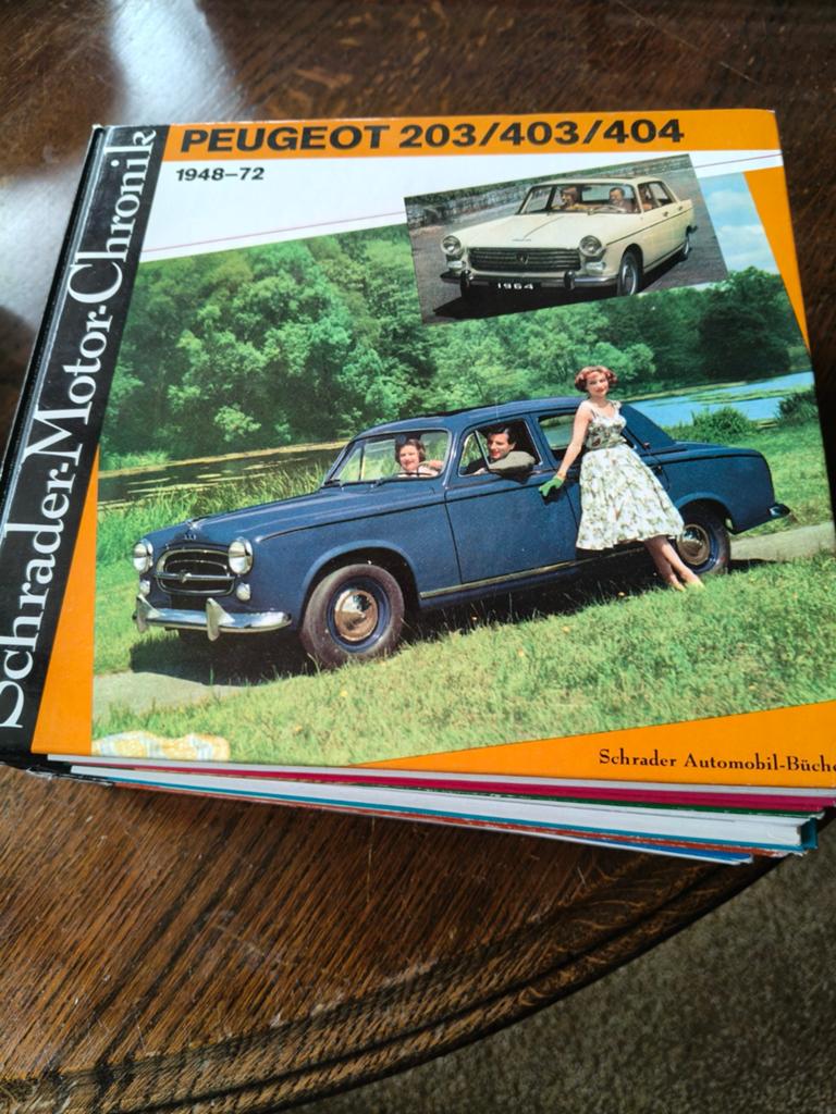 Boek: Peugeot 203 403 404, Ophalen of Verzenden, Zo goed als nieuw, Peugeot