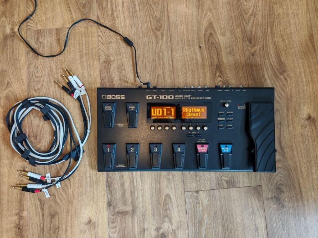 Boss GT-100 multi-effect pedaalboard, Muziek en Instrumenten, Effecten, Ophalen of Verzenden, Zo goed als nieuw, Multi-effect