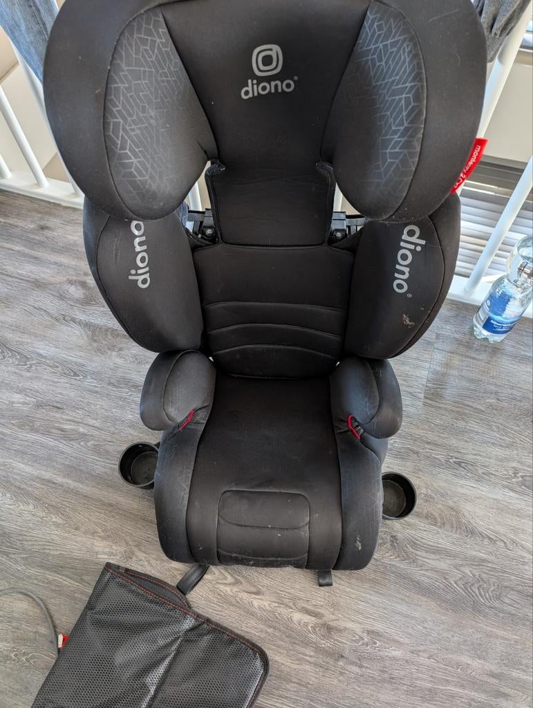 Diono Autostoel met Stoelbeschermer, Overige merken, 9 t/m 36 kg, Gebruikt, Autogordel