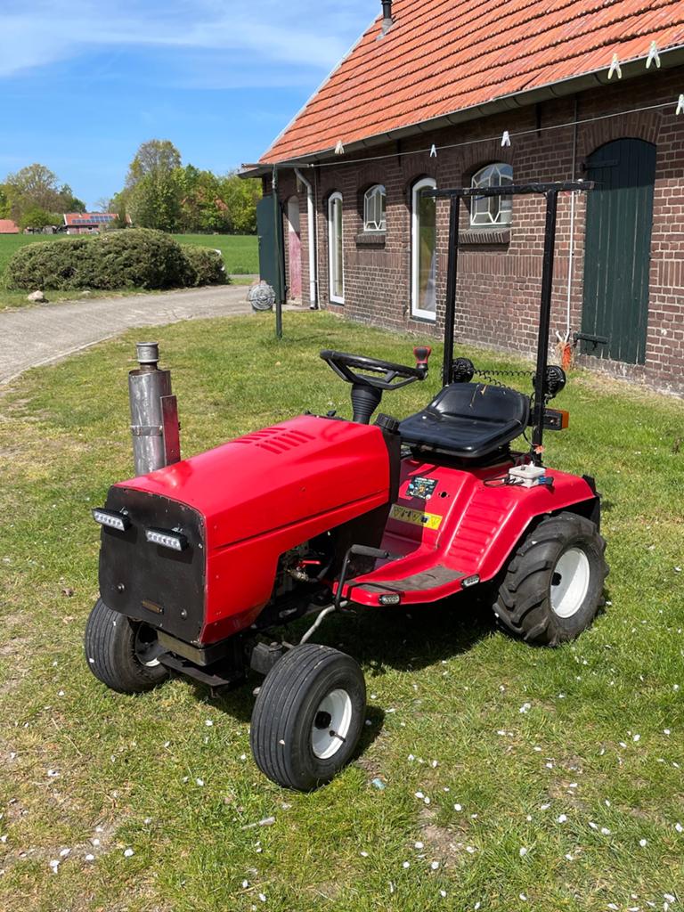 Zitmaaier trekker €400 mag die meteen weg, Tuin en Terras, Zitmaaiers, Ophalen, Zo goed als nieuw, 90 tot 120 cm