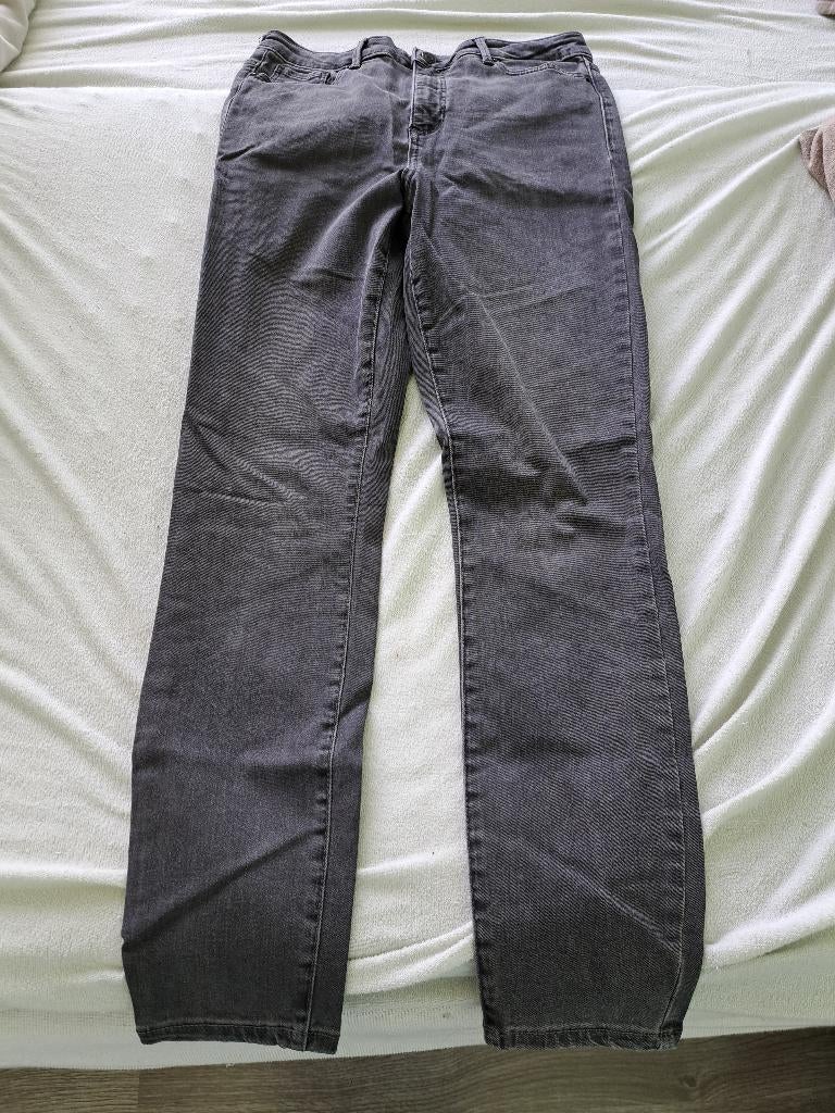 spijkerbroek grijs m30 vero moda, Ophalen of Verzenden, Zo goed als nieuw, Grijs
