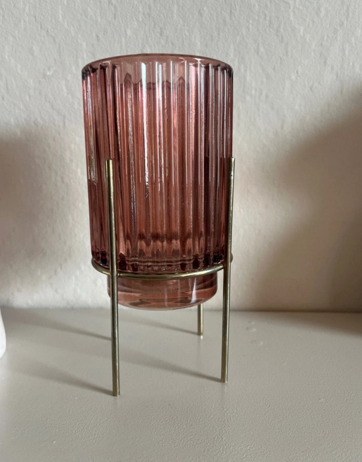 Nieuwe roze glazen theelichthouder met metalen standaard, Ophalen, Waxinelichthouder, Nieuw, Glas