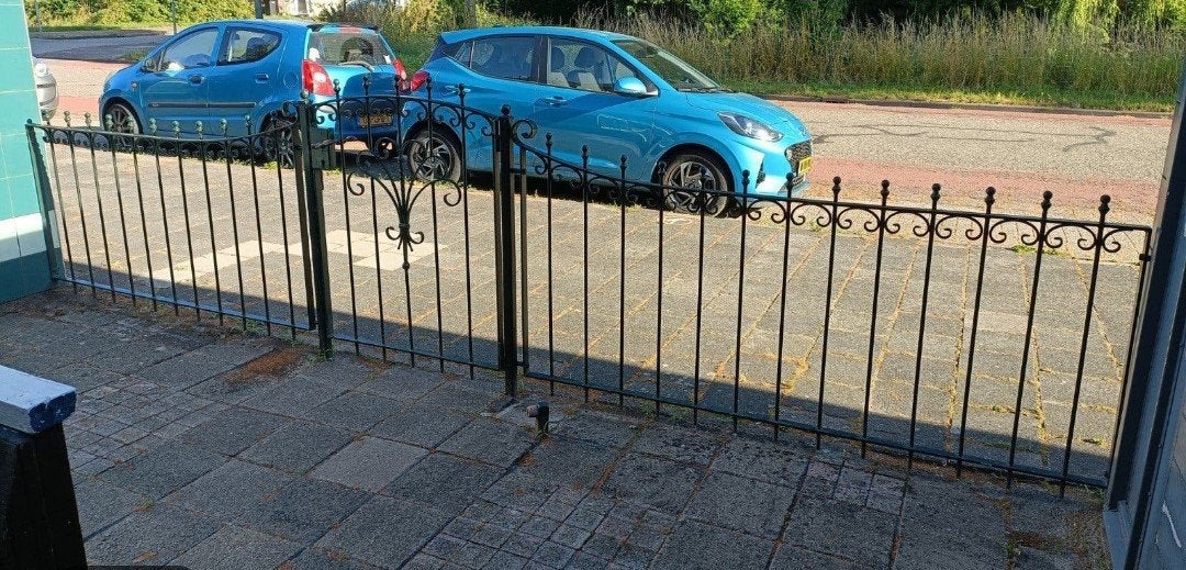 Gegalvaniseerd hekwerk met poort - 475 cm breed, Tuin en Terras, Met poort, Gebruikt, Ophalen of Verzenden, Sierhekwerk