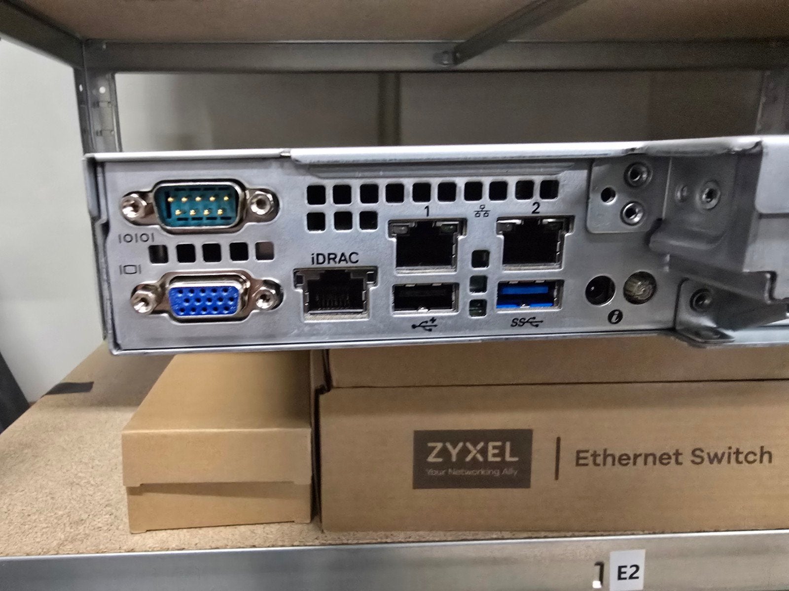 Dell EMC PowerEdge R250 Server met SSD en HDD, Ophalen, Intern, Dell EMC, Server