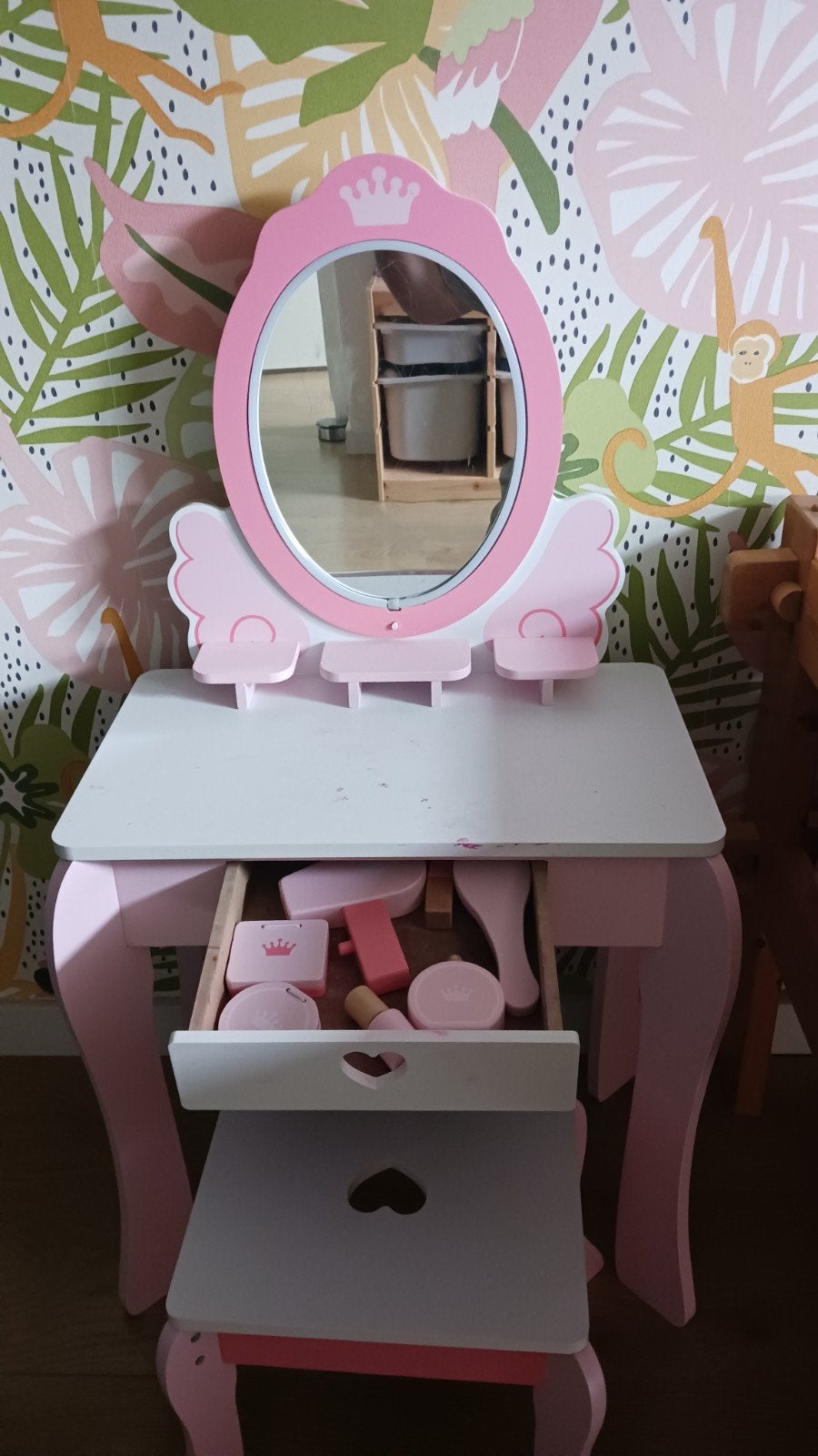 Houten kaptafel met krukje en make-up accessoires, Ophalen, Gebruikt, Meisje