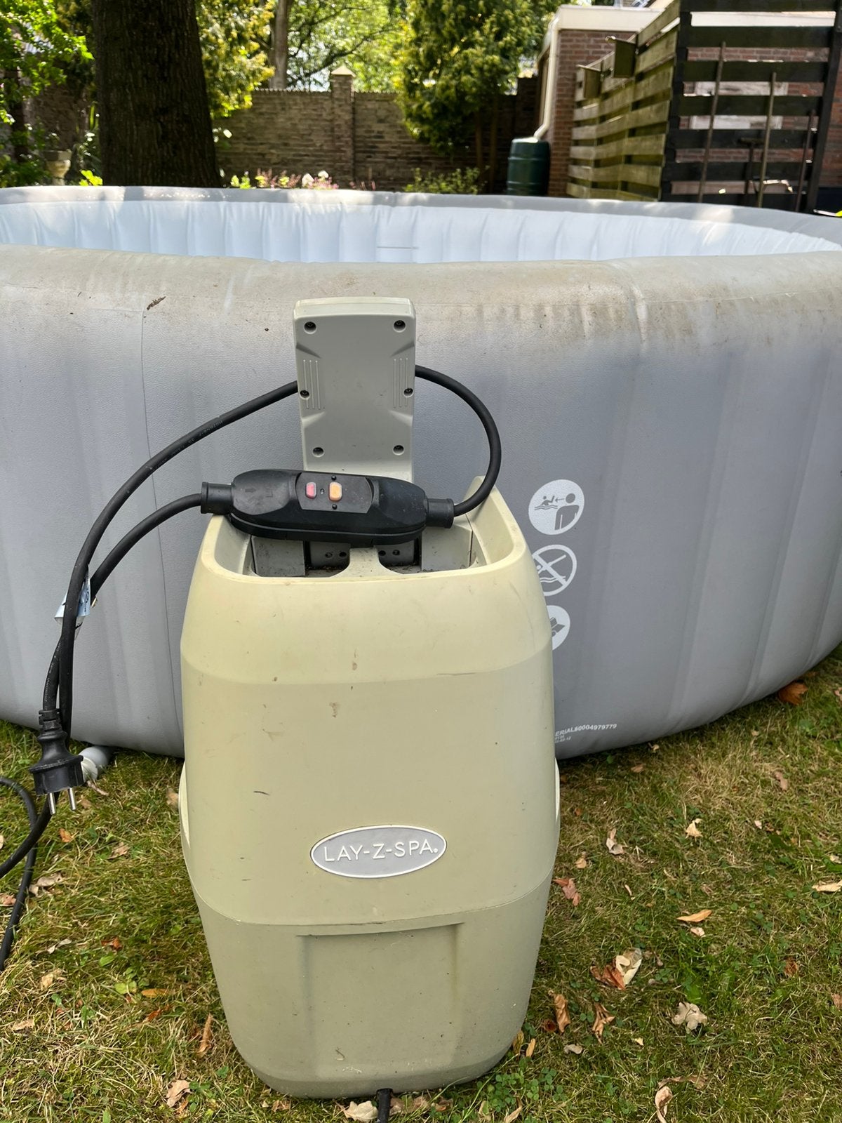 Lay z spa grenada jacuzzi, Tuin en Terras, Bubbelbaden en Hottubs, Ophalen, Gebruikt, Filter, Opblaasbaar