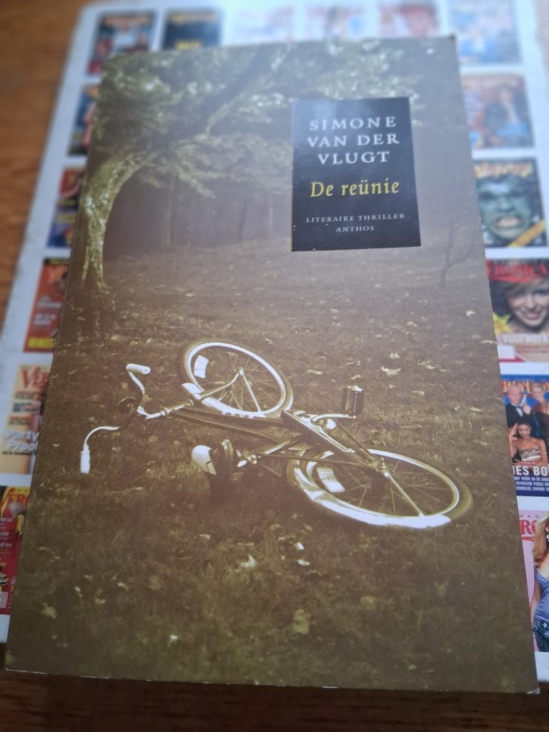 boek Simone van der Vlugt, Boeken, Ophalen, Zo goed als nieuw, Simone van der Vlugt, Nederland
