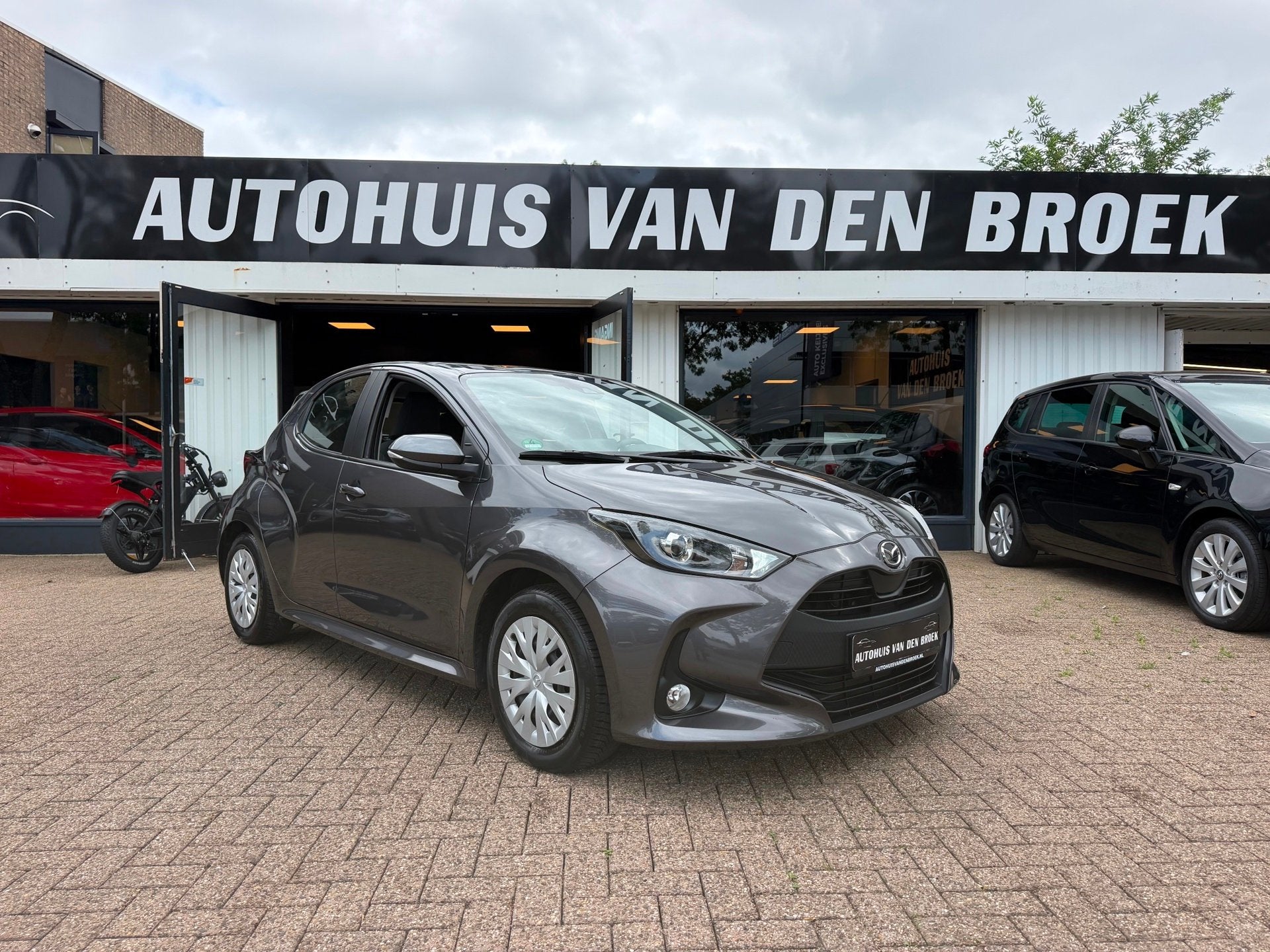 Mazda 2 Hybrid 1.5 Hybrid|Navi|Led|Adaptive Cruise|Carplay|C, Auto's, Mazda, Dealer onderhouden, Stof, Gebruikt, Zwart
