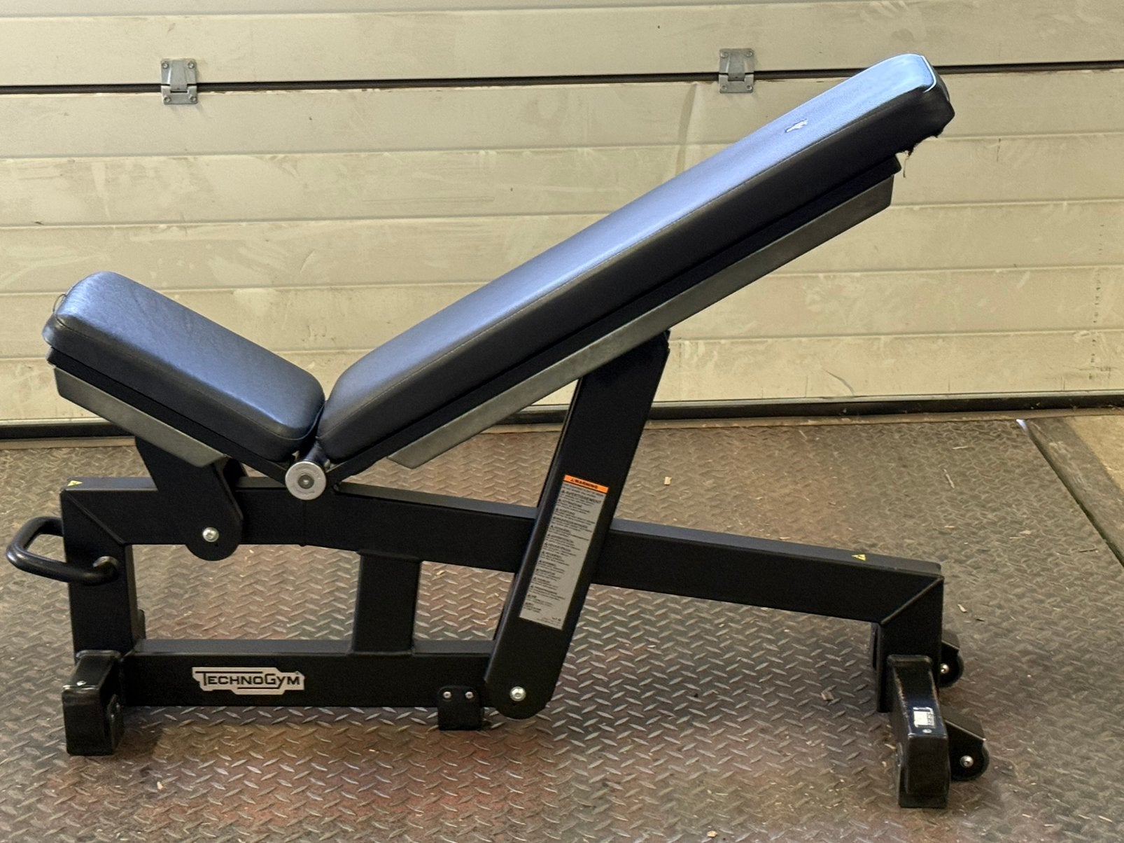 2x Technogym Pure Strength Bench prijs p.s, Sport en Fitness, Ophalen, Gebruikt, Krachtstation, Metaal