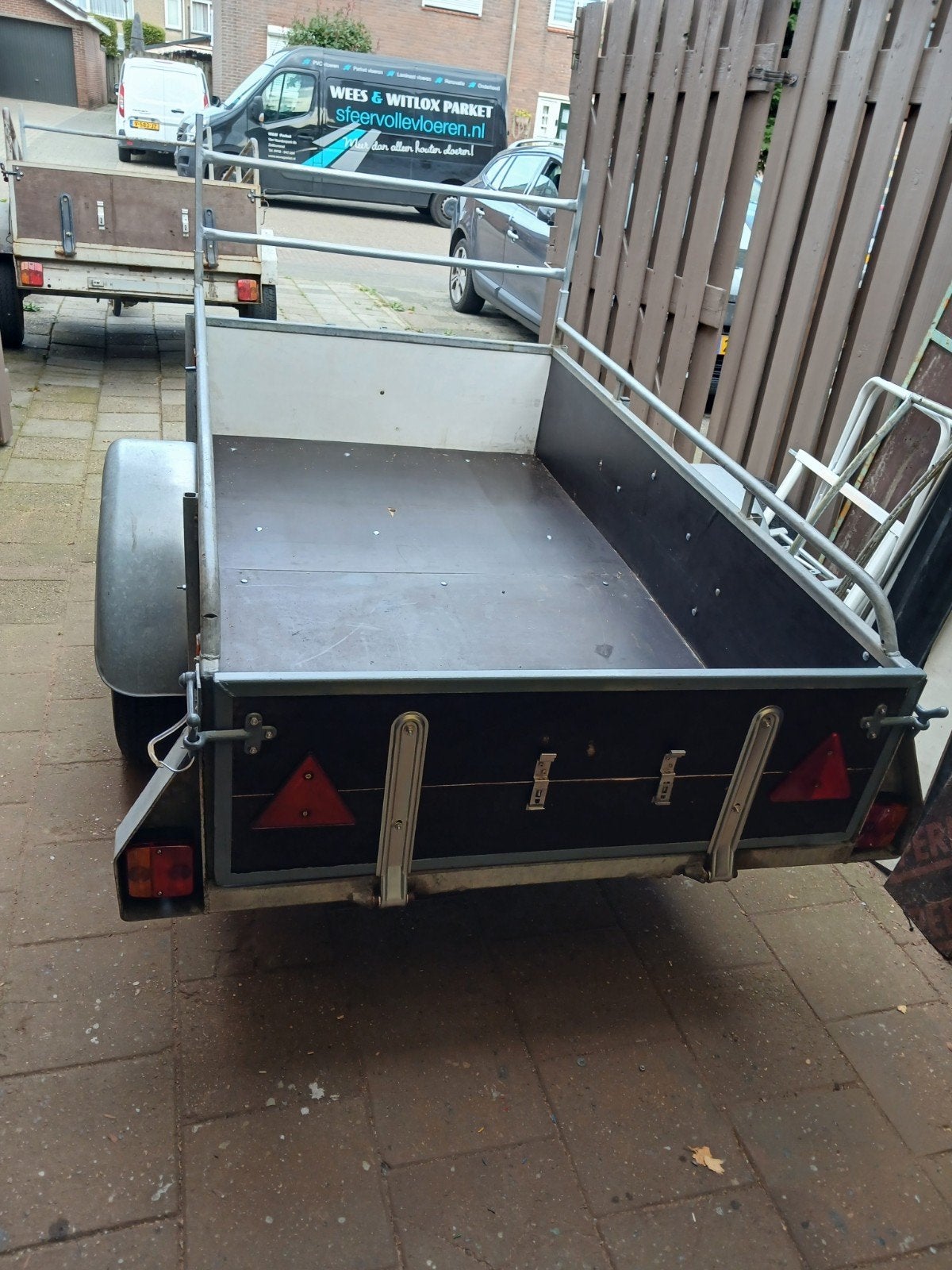 compleet gerenoveerd aanhangwagen, Ophalen, Nieuw