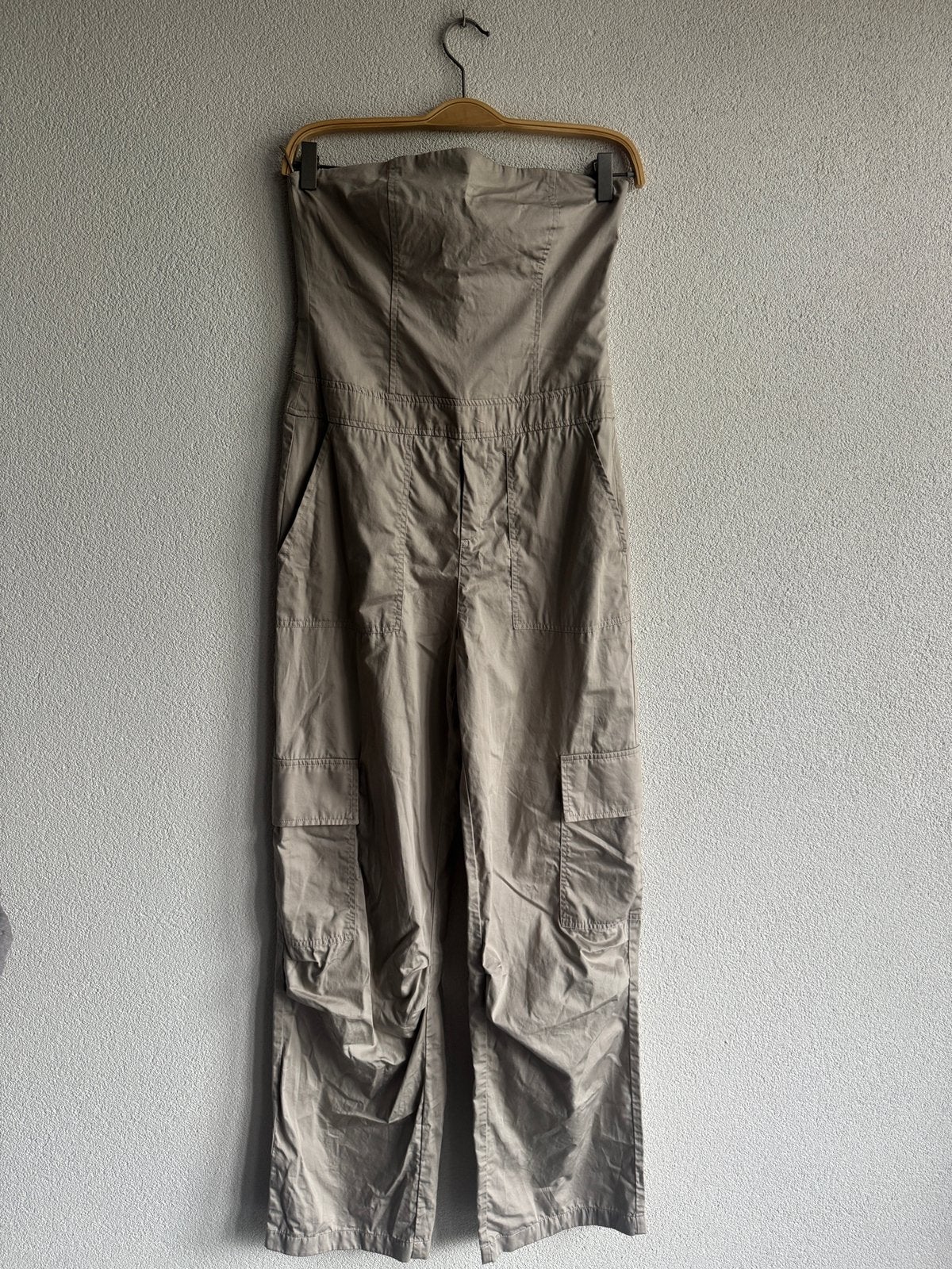 Zara beige khaki cargo style jumpsuit, Kleding | Dames, Jumpsuits, Maat 38/40 (M), Beige, Zara, Ophalen of Verzenden