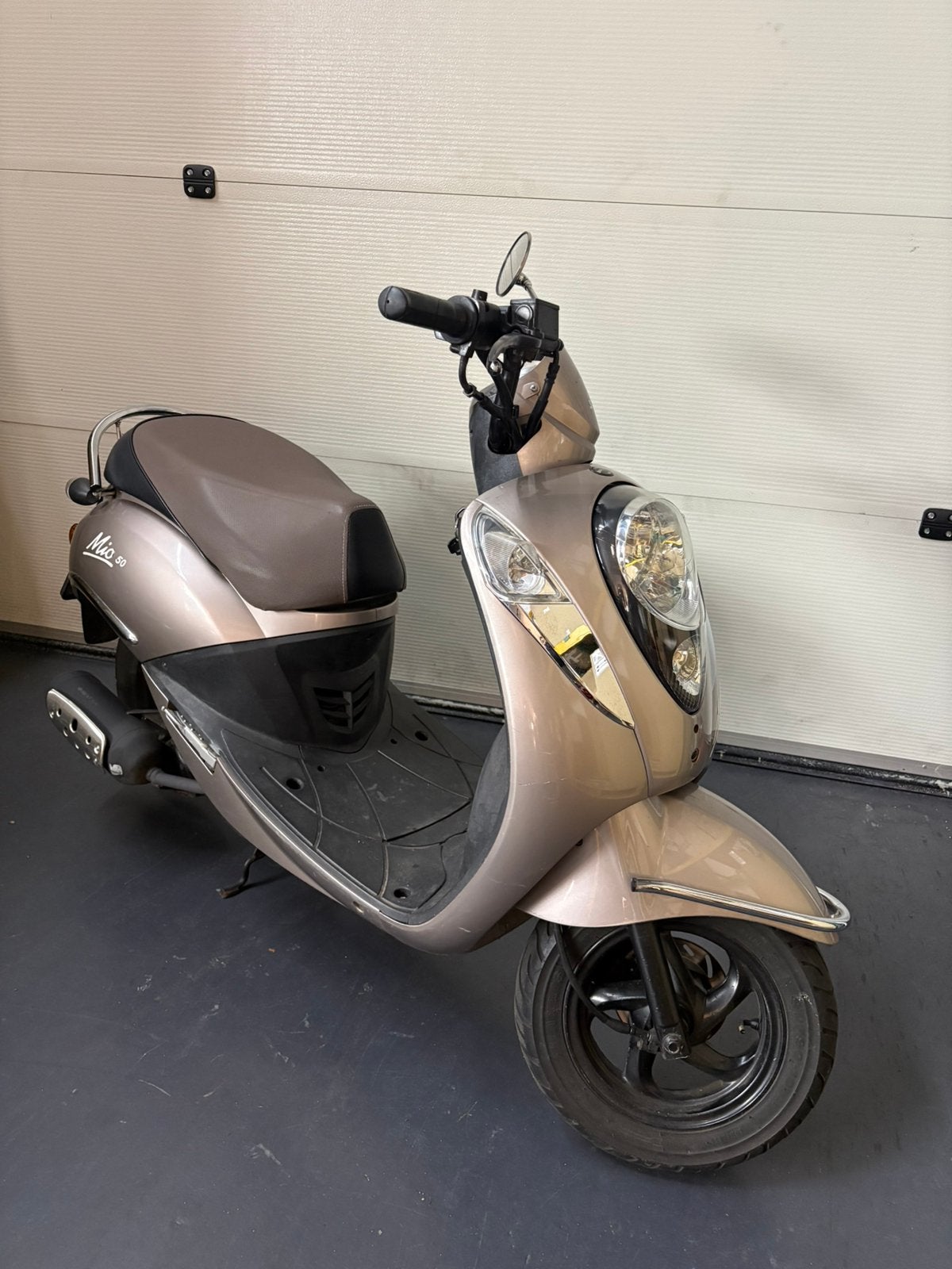 Mooie Sym mio 50 Brom, Ophalen, Maximaal 45 km/u, Zo goed als nieuw, Benzine