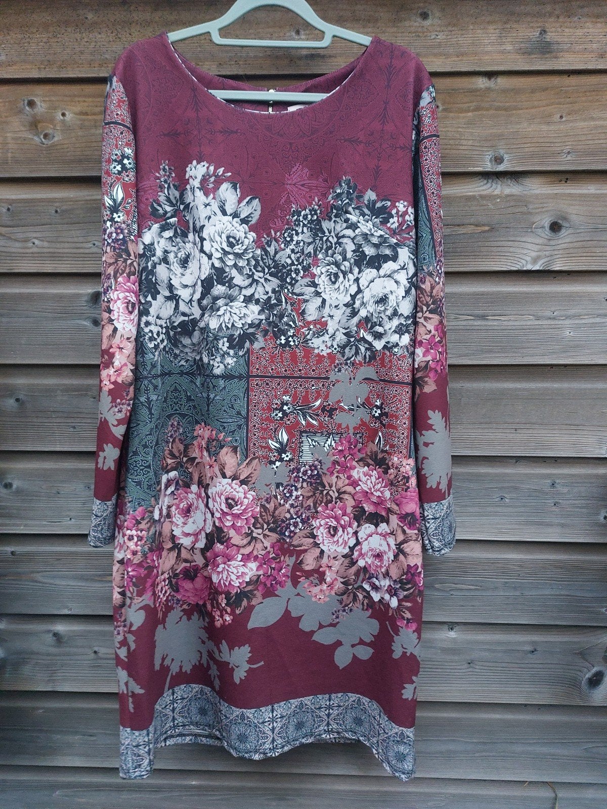 Bewerkte jurk Sophia maat XL/42, Verzenden