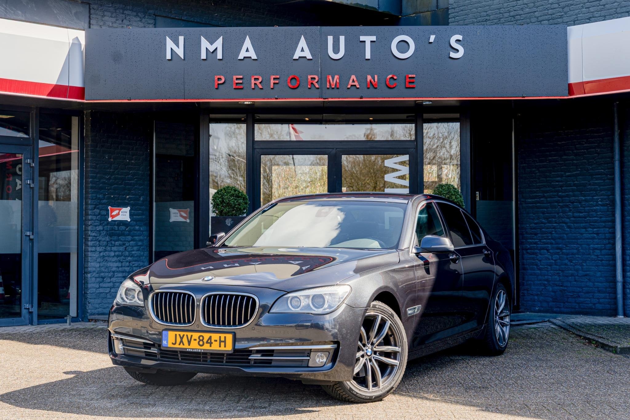 BMW 7-serie 730d xDrive Executive SOFT-CLOSE / KEYLESS & GO, Automaat, Euro 5, Gebruikt, Zwart