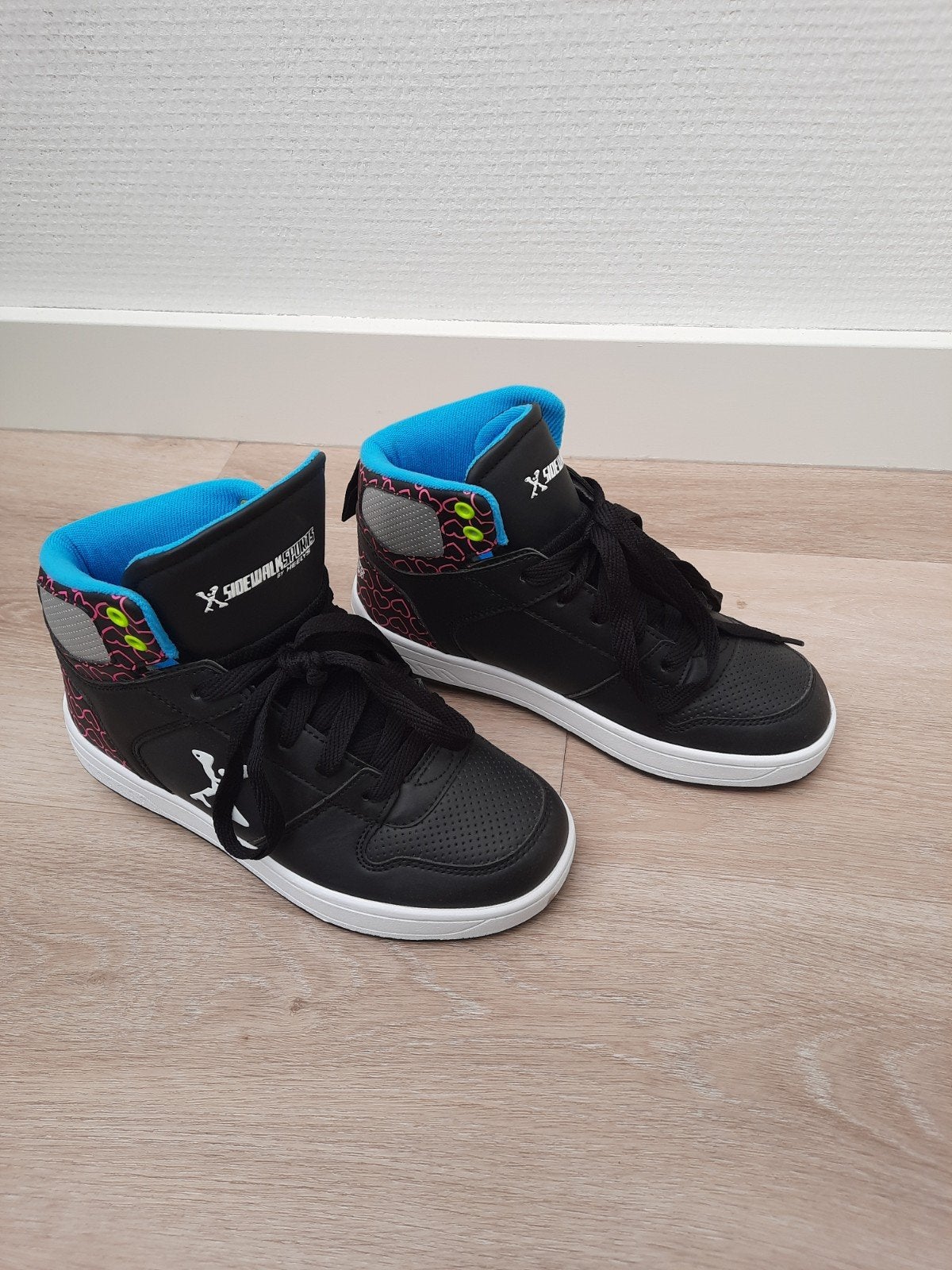 Sidewalk Sports Heelys rolschoenen - Zwart/Roze - Maat 36.5, Ophalen of Verzenden, Zo goed als nieuw, Overige typen, Overige merken