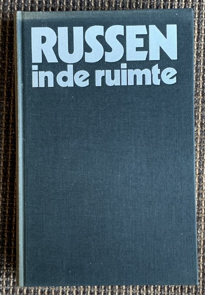 Russen in de ruimte,  Smolders, Boeken, Ophalen of Verzenden, Zo goed als nieuw, P.L.L.Smolders