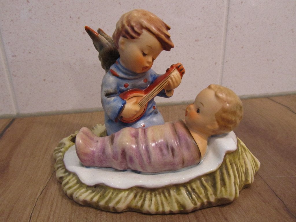 Hummel 24/1 Lullaby in cradle, Ophalen of Verzenden, Zo goed als nieuw, Hummel