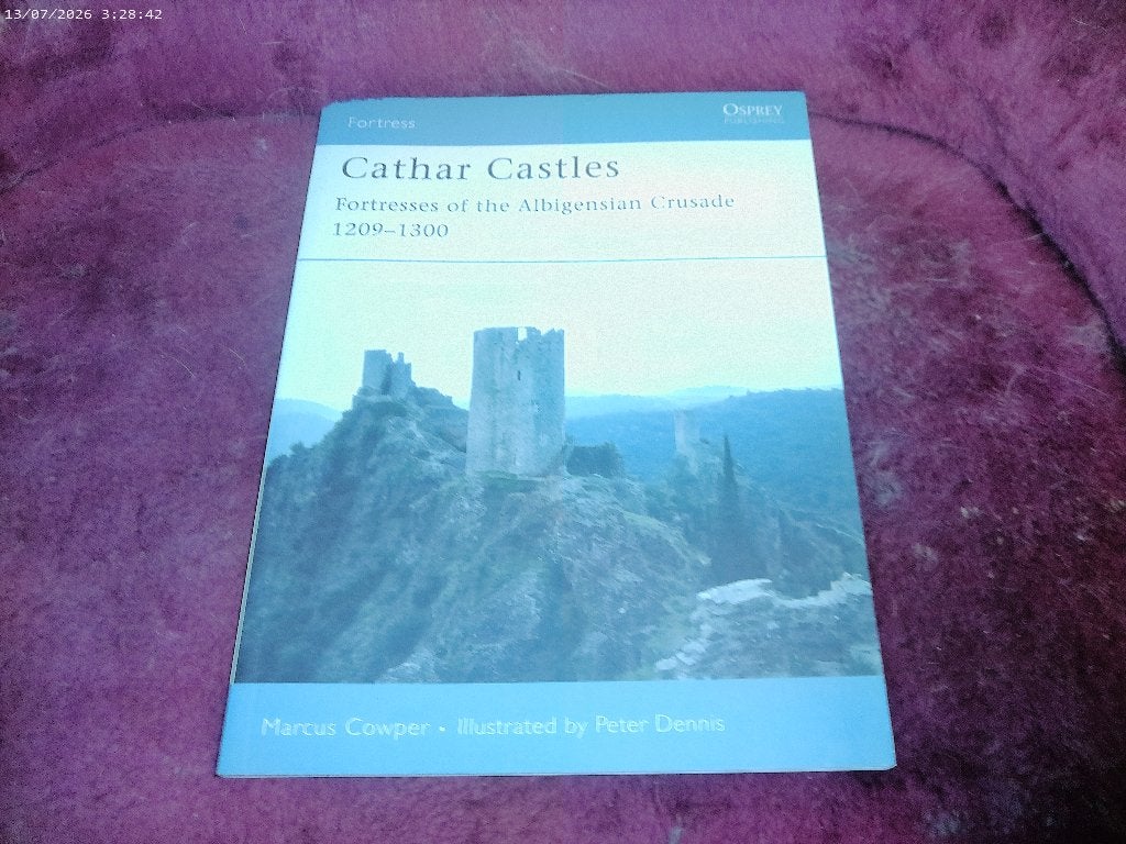 Boek Osprey Fortress - Cathar Castles, Ophalen of Verzenden, Voor 1940, Zo goed als nieuw, Landmacht