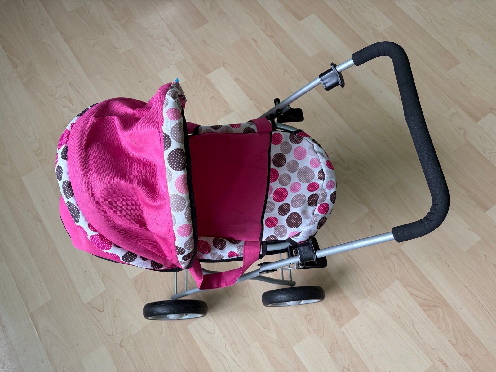 Roze poppenwagen van Hauck met stippenpatroon, Ophalen of Verzenden, Gebruikt, Overige typen