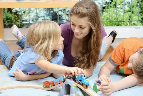 wij zoeken een oppas!, Vacatures