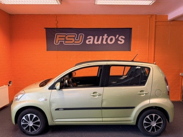Daihatsu Sirion 2 1.3-16V / Comfort / Airco / APK tot 08-09-, Auto's, Voorwielaandrijving, Metallic lak, Stof, Gebruikt