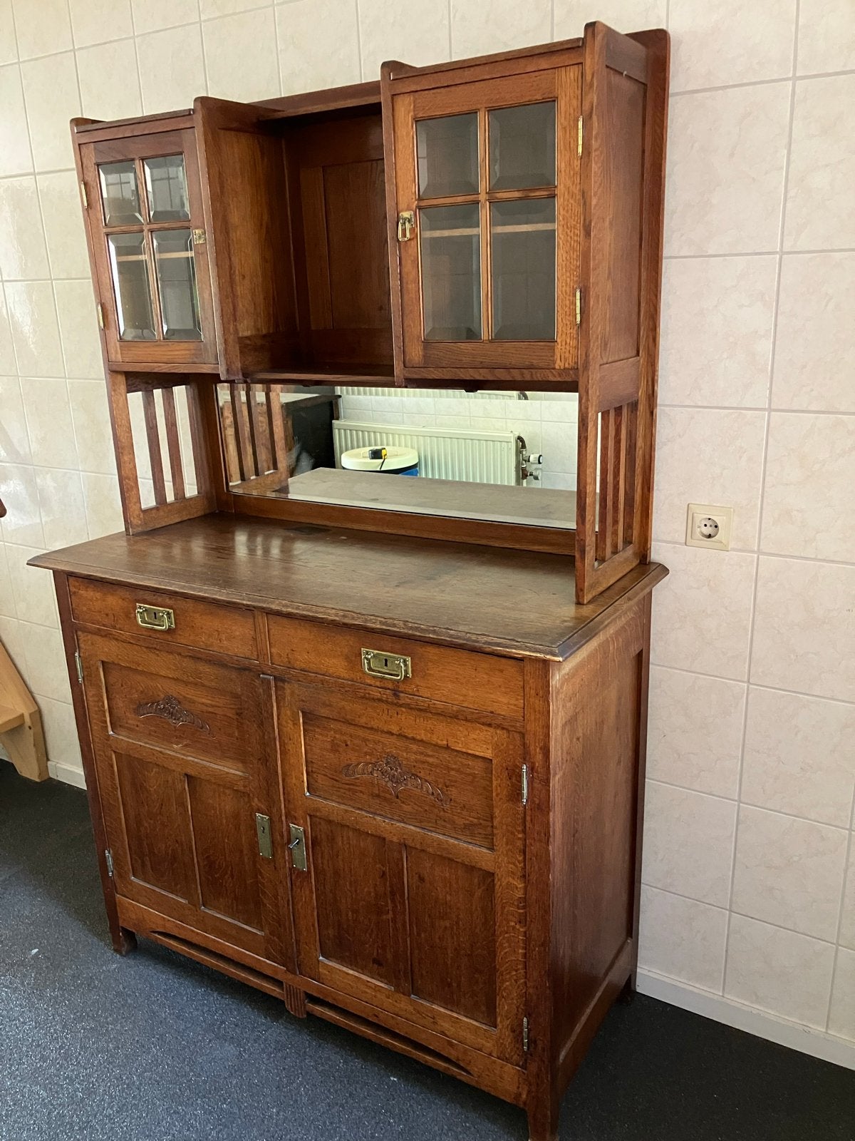 Antieke eikenhouten buffetkast met spiegel, Gebruikt, 100 tot 150 cm, Eikenhout, Ophalen of Verzenden