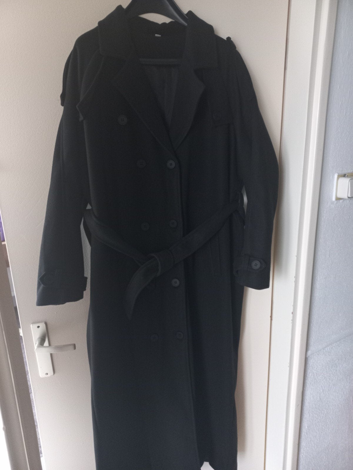 Zwarte lange trenchcoat, nieuw zonder prijskaartje, Ophalen, Nieuw, Zwart