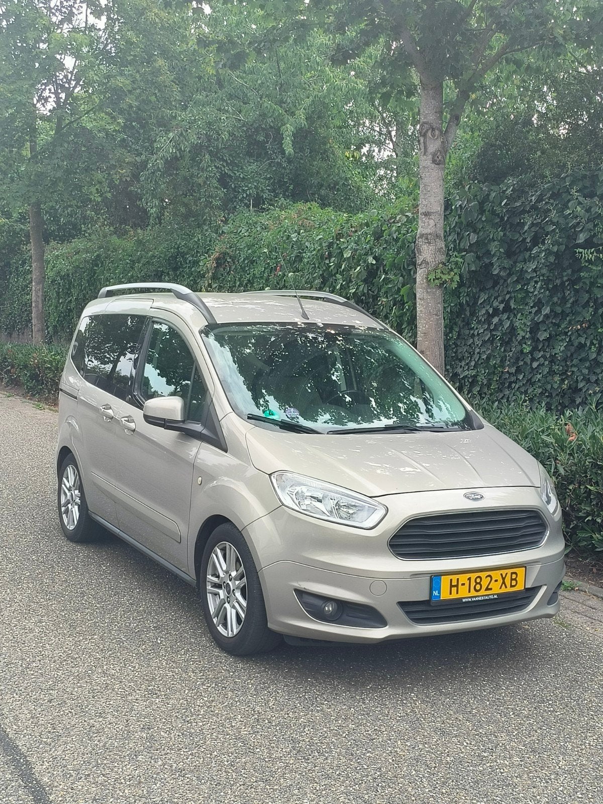 Ford Tourneo Courier 1.0 Ecoboost 2015 (perfect onderhouden), Auto's, Voorwielaandrijving, 910 kg, 100 pk, 19 km/l