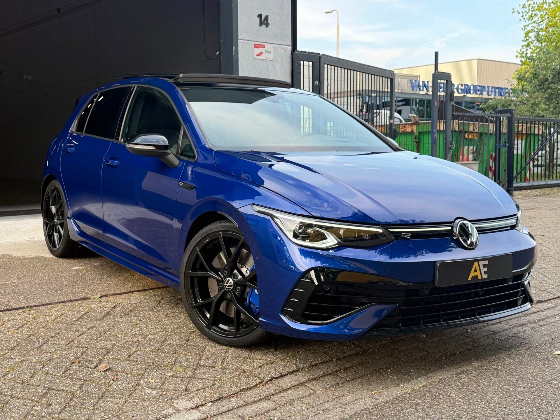 Volkswagen Golf 8 R 2.0 TSI 4Motion 320PK PERFORMANCE Akra L, Gebruikt, 4 cilinders, 1984 cc, 1451 kg