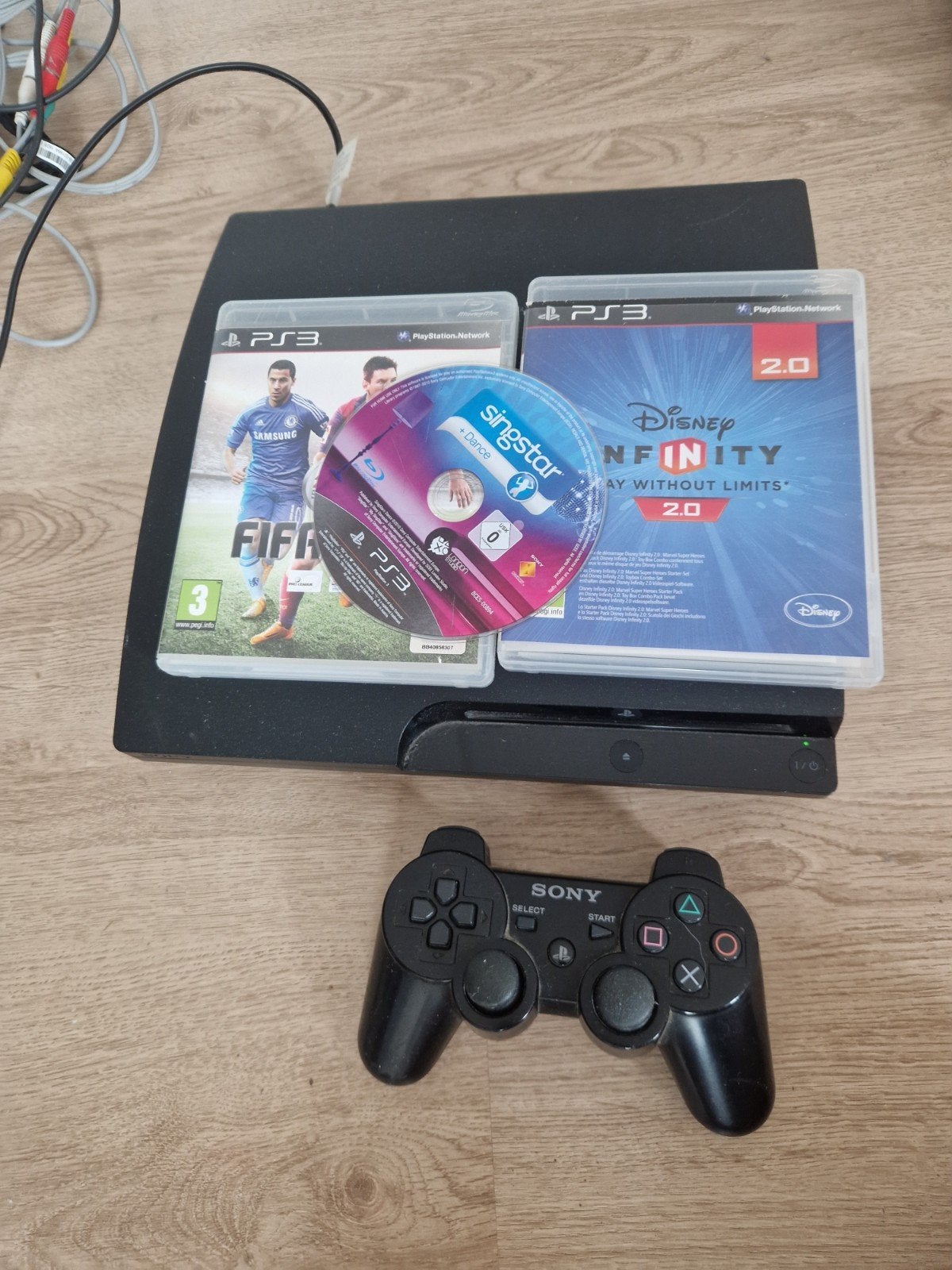 PS3 Slim met controller en 3 spellen, Spelcomputers en Games, Ophalen of Verzenden, Met 1 controller, Slim, Gebruikt