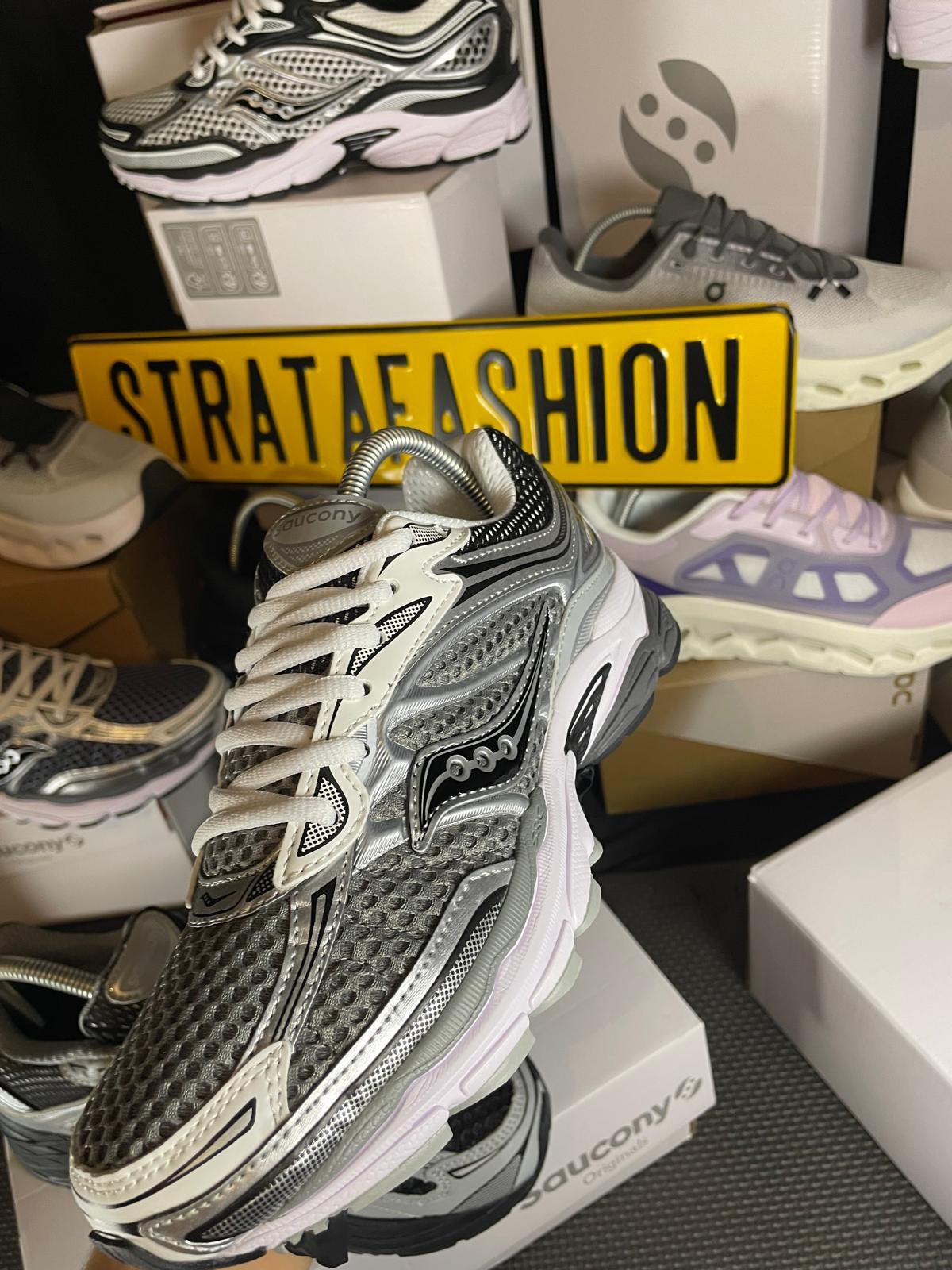 Saucony Grijs, Ophalen of Verzenden, Nieuw, Overige kleuren, Sneakers of Gympen