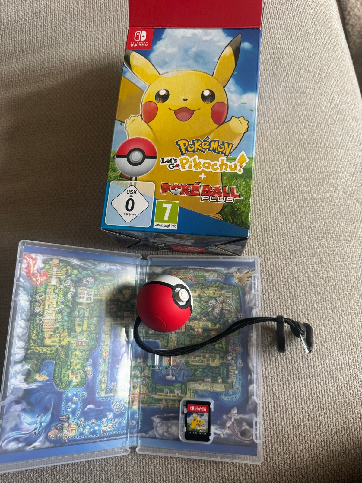 Pokémon Let's Go Pikachu! + Poké Ball Plus (Nintendo Switch), 1 speler, Ophalen of Verzenden, Zo goed als nieuw, Role Playing Game (Rpg)