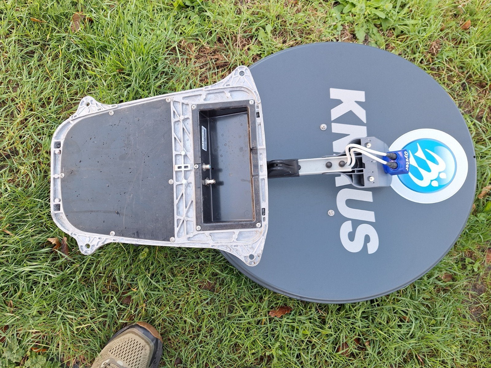 Schotel antenne Oyster uit 2023, Ophalen, Zo goed als nieuw