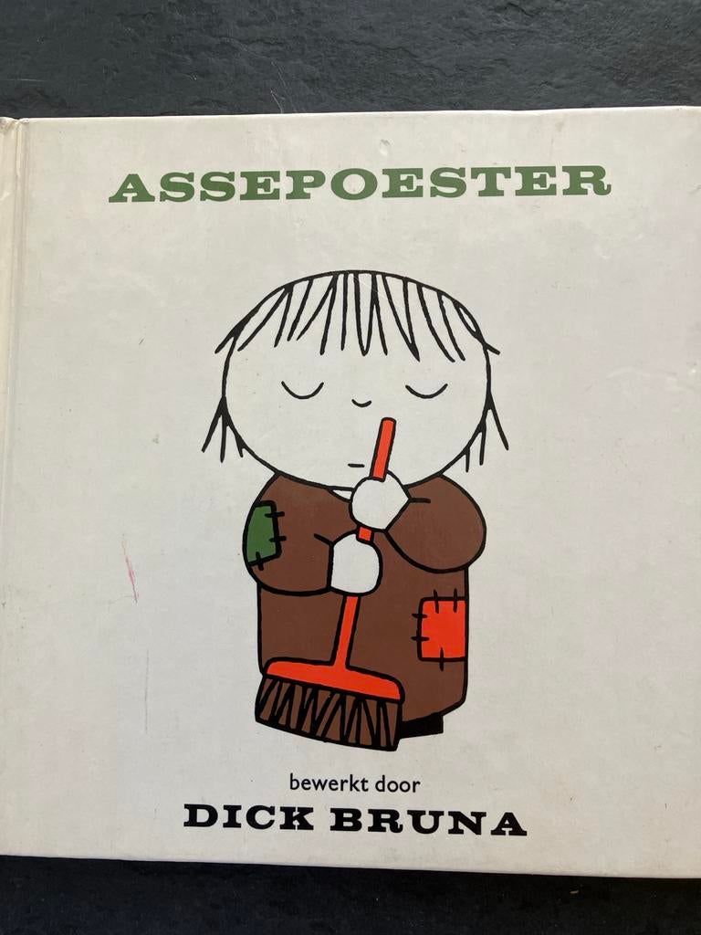 Assepoester - Bewerkt door Dick Bruna, Boeken, Ophalen of Verzenden, Gelezen
