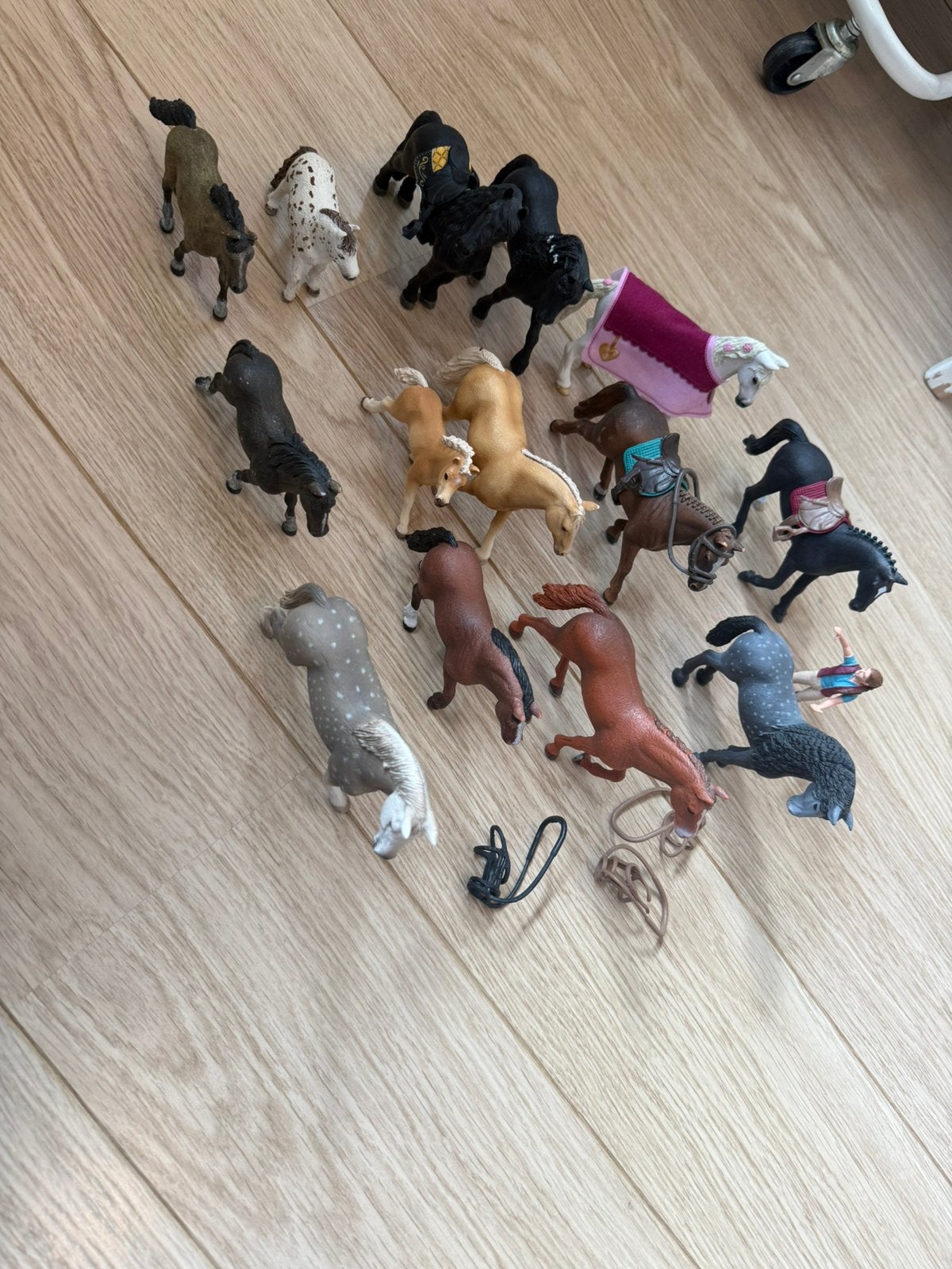 Schleich paarden met stal, Kinderen en Baby's, Ophalen of Verzenden, Zo goed als nieuw