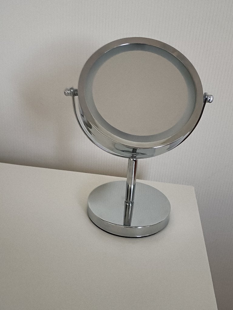 Vergrotende Make-up Spiegel met verlichting- chroom, Minder dan 50 cm, Rond, Ophalen of Verzenden, Zo goed als nieuw
