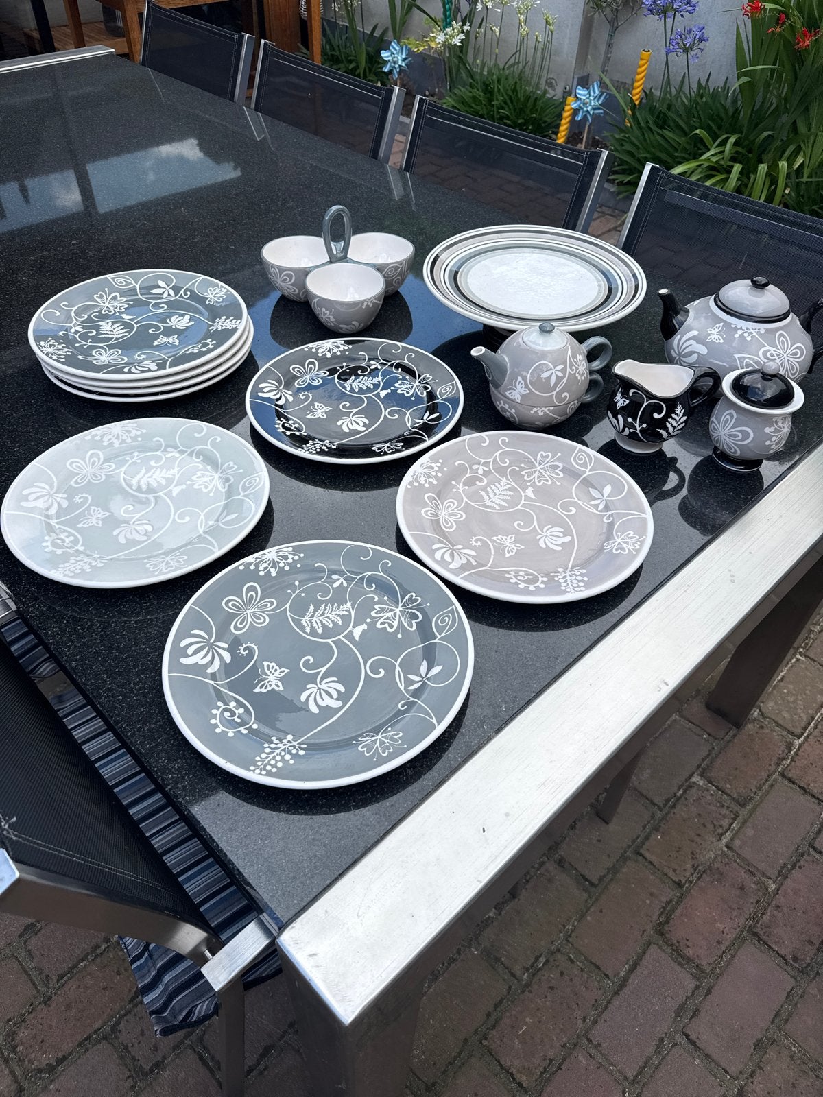 Riverdale Servies Set - Borden, Kommen, Theepot, Melkkan, Ophalen, Gebruikt, Overige merken, Keramiek