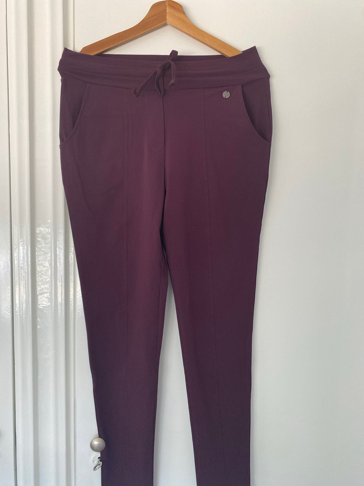 Triple Nine broek maat XS (te dragen als S) - Nieuw, Kleding | Dames, Broeken en Pantalons, Ophalen of Verzenden, Nieuw, Maat 36 (S)