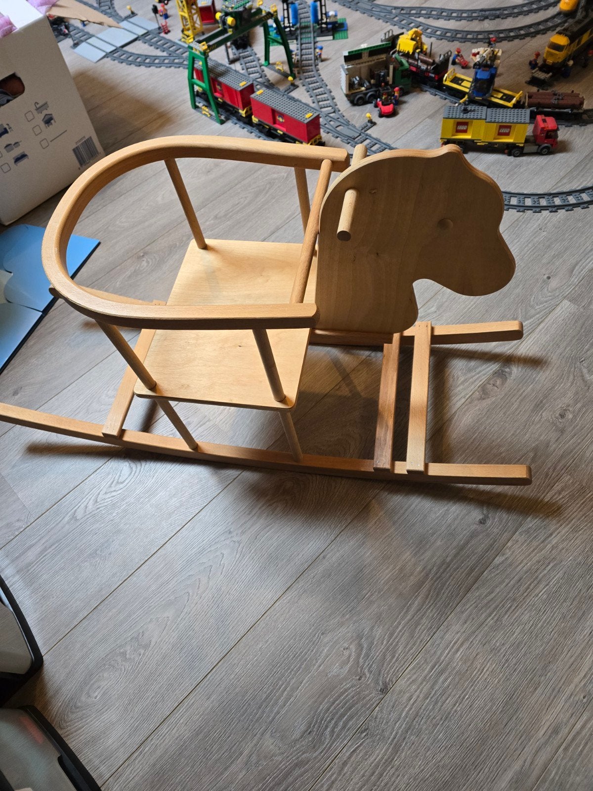Houten hobbelpaard, Ophalen