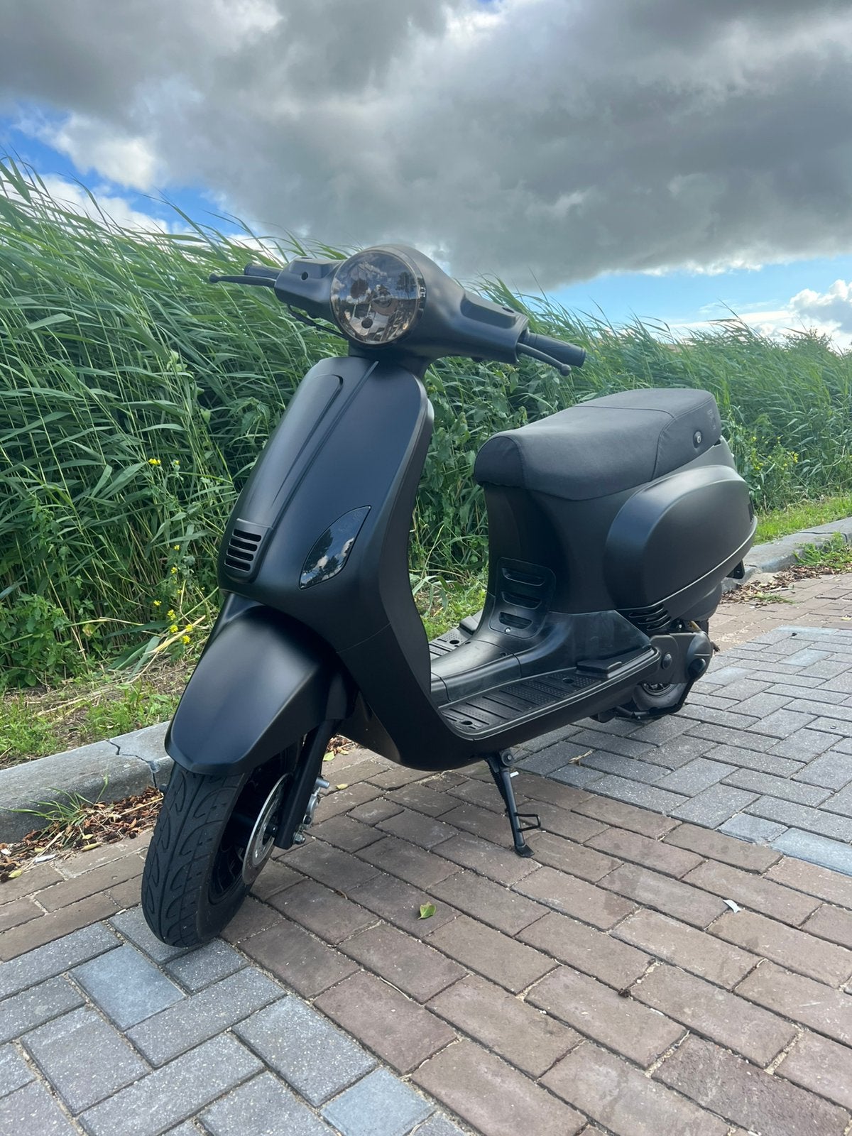 Btc riva 2019 Black on Black, Fietsen en Brommers, Snorfietsen en Snorscooters, Ophalen of Verzenden, Zo goed als nieuw, Benzine