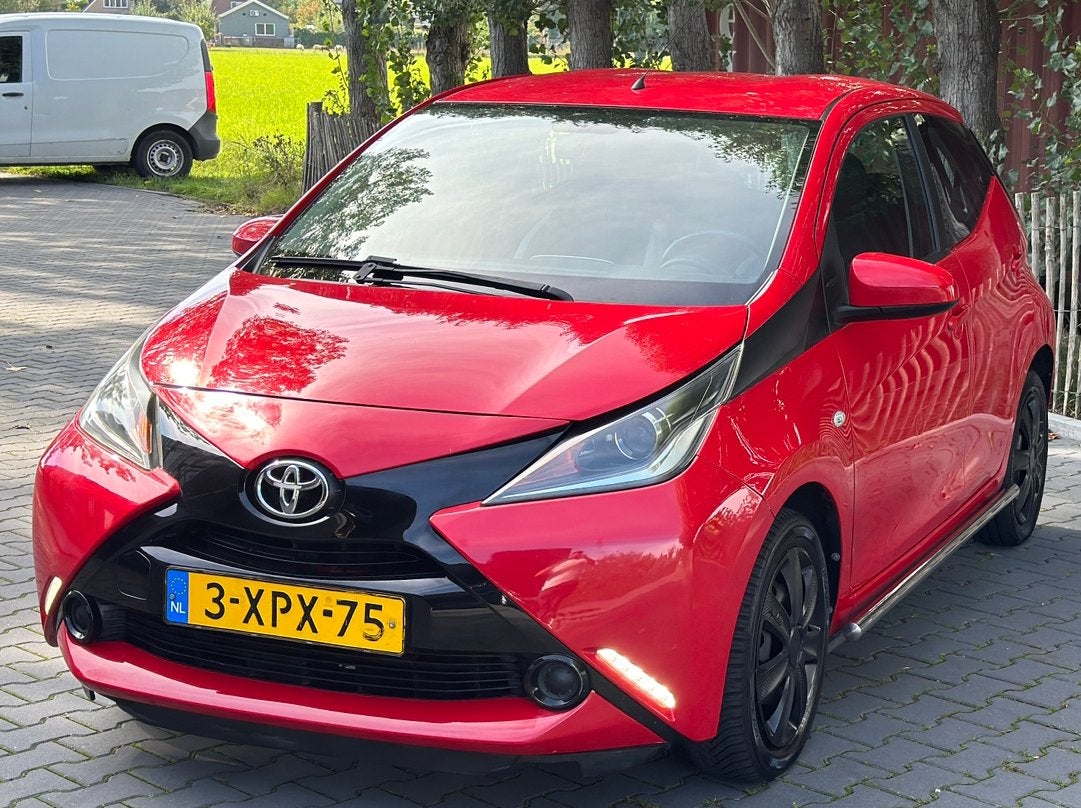 Toyota Aygo 1.0 12V Vvt-i Ddrs 2014 Rood, Voorwielaandrijving, 4 stoelen, Origineel Nederlands, Handgeschakeld