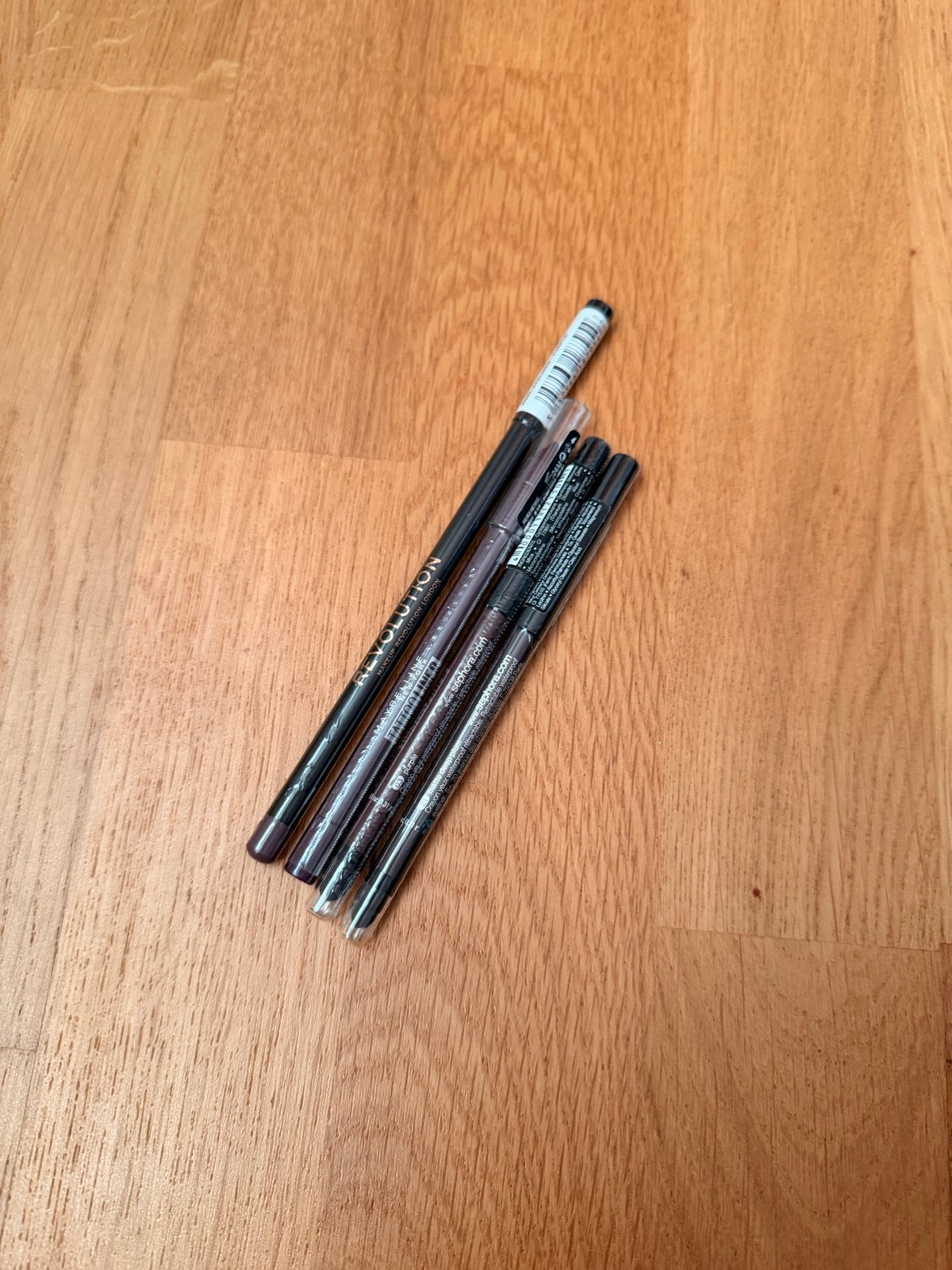 Set van 4 ongebruikte eyeliners / oogpotloden - Paars tinten, Sieraden, Tassen en Uiterlijk, Ogen, Paars, Nieuw, Ophalen of Verzenden