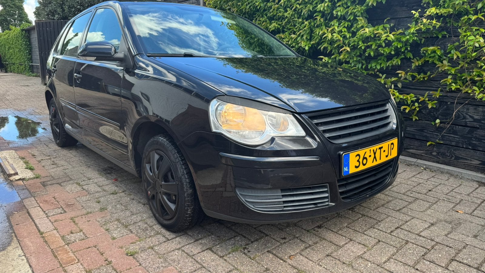 Volkswagen Polo 1.4 16V 5 deurs recente distributie riem, Voorwielaandrijving, 40 €/maand, 4 cilinders, Zwart