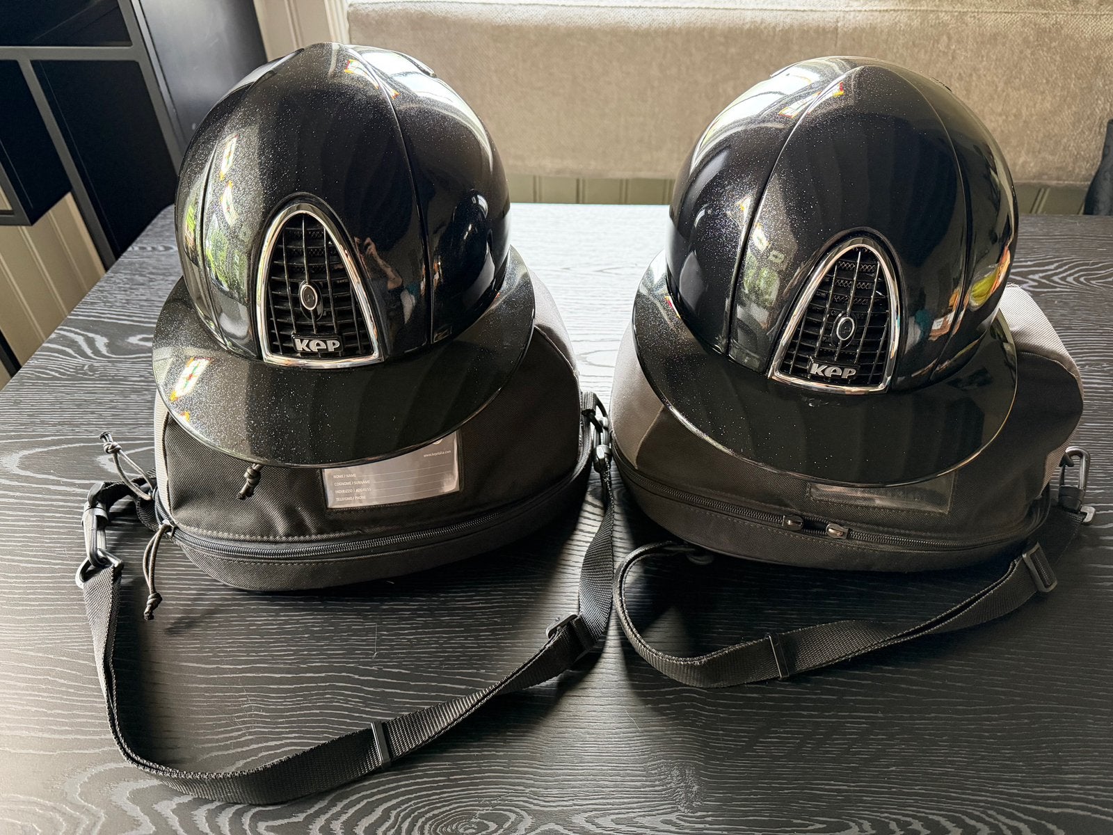 Kep Italia Metallic zwart polo cap, Kep Italia, Dressuur, Ophalen of Verzenden, Zo goed als nieuw