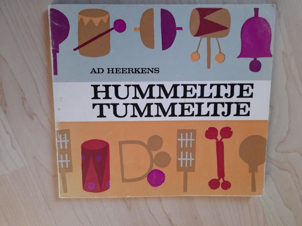 HUMMELTJE TUMMELTJE  Ad Heerkens  MUZIEK BOEK VOOR KLEUTERS, Boeken, Ophalen of Verzenden, Gelezen