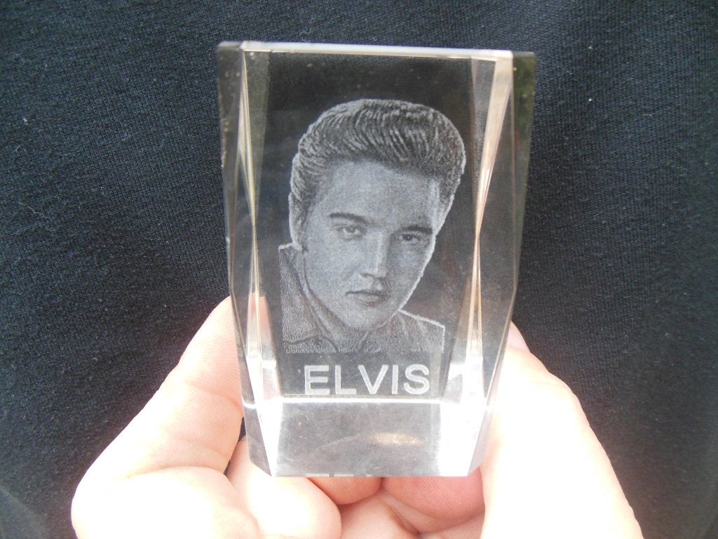 elvis presley in glas beeldje decoratie verzamel rock n roll, Ophalen of Verzenden, Zo goed als nieuw, Pop, Beeldje of Miniatuur