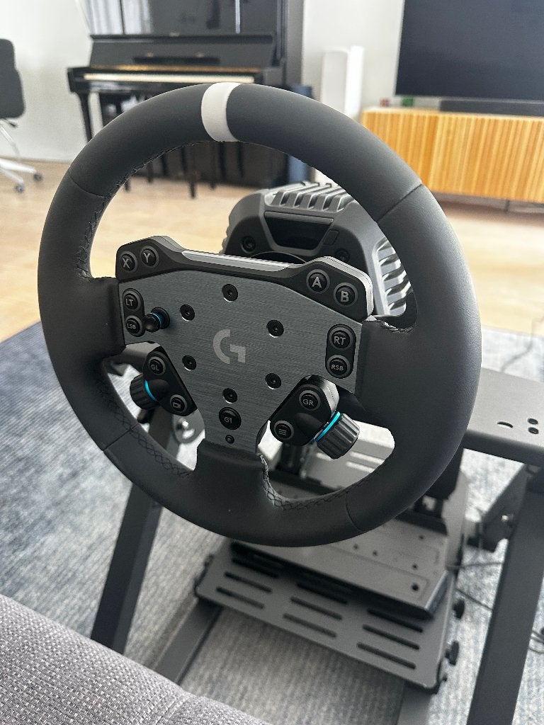 Mooie set Logitech RS50 stuur en pedalen + NLR stand 2.0 PS5, Spelcomputers en Games, Spelcomputers | Sony PlayStation Consoles | Accessoires