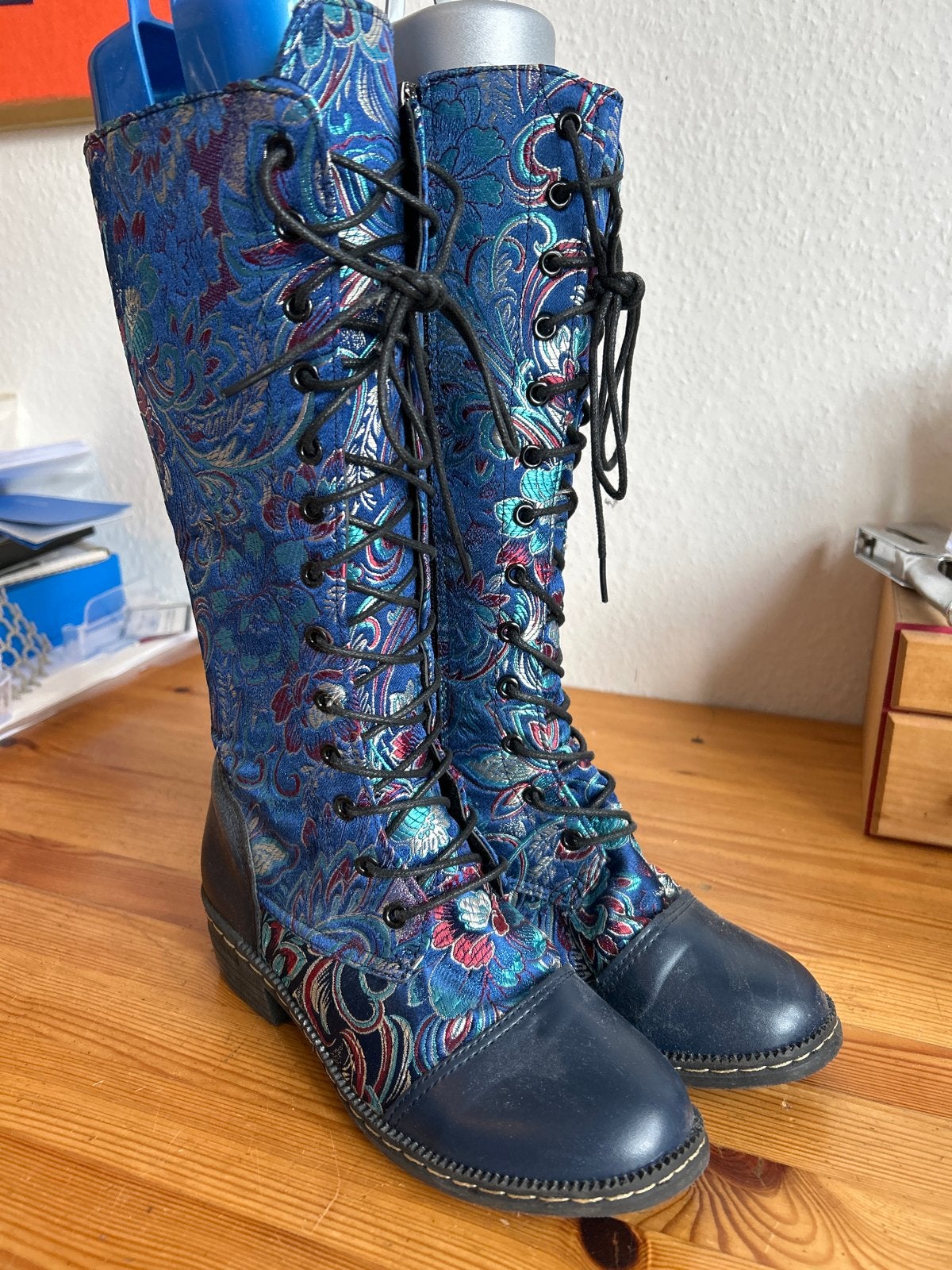 Mooie blauwe laarzen met veters - Maat 36, Ophalen of Verzenden, Gedragen, Blauw, Hoge laarzen