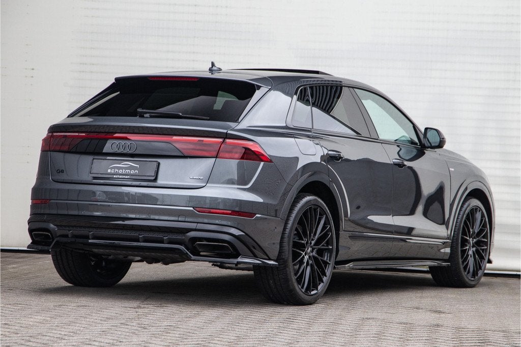 Audi Q8 60 TFSI e quattro Competition Head-up, RS stoelen, M, Auto's, Audi, Automaat, 77 km/l, Gebruikt, Zwart