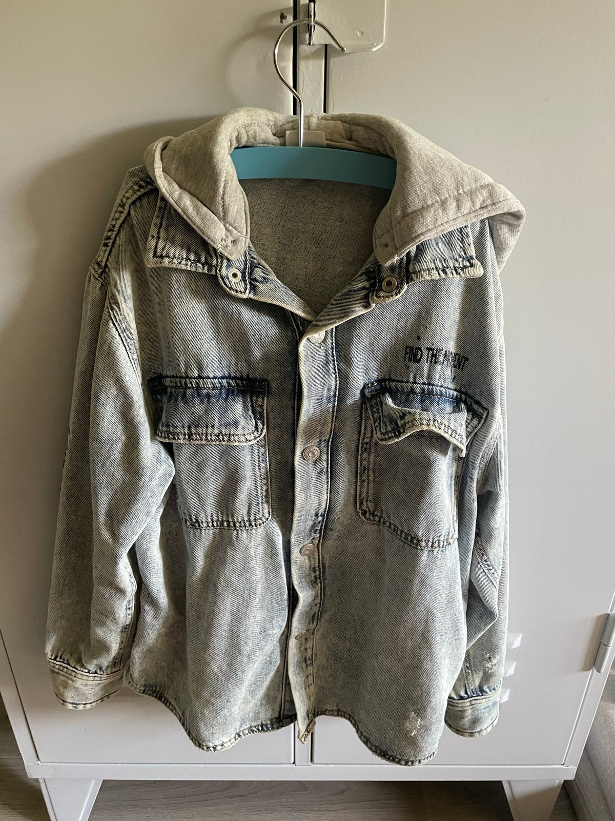 Stoere spijkerblouse/jas met capuchon - Zara - Maat 134, Kinderen en Baby's, Kinderkleding | Maat 134, Ophalen of Verzenden, Gebruikt